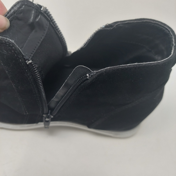 Outwoods Hide-1 Black Faux Suede Hi Top Platform Wedge Fashion Sneakers  Size 8 - Picture 11 of 11